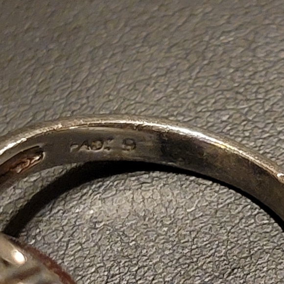 Engagement Rings - Picture 4 of 6